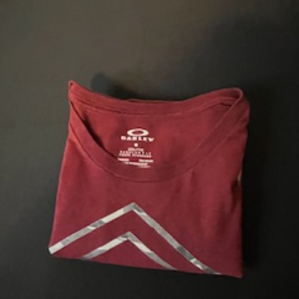 Men's Oakley Tee Shirt, XXL, Buckle Exclusive - Picture 6 of 6